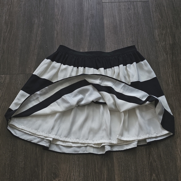 Fossil Silk Striped Mini Skirt Sz 4 Skater,Preppy - Picture 6 of 13